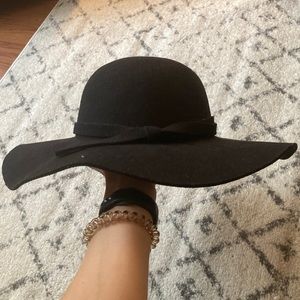 Felt hat